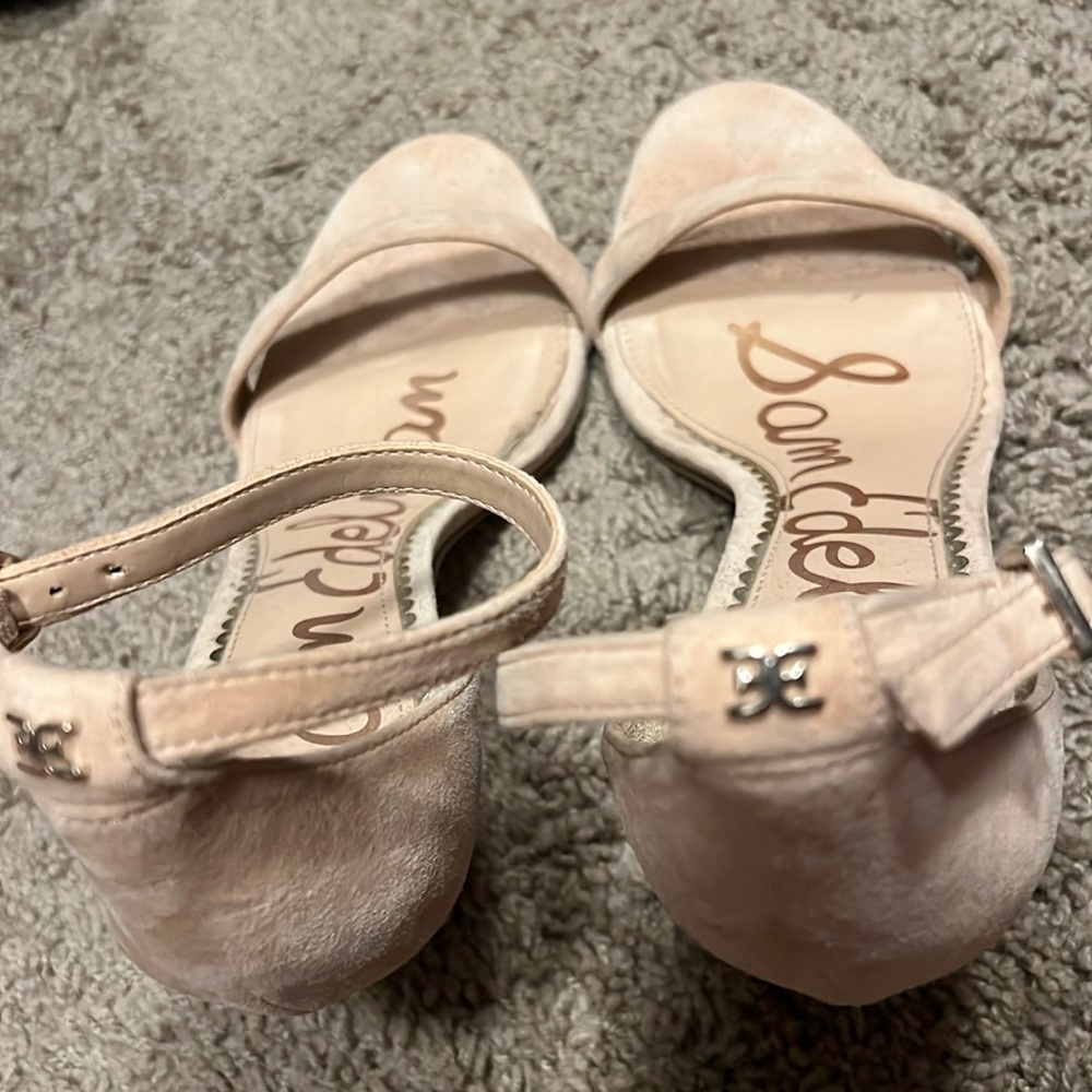 Small heal strappy nude shoe